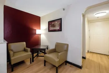 Red Roof Inn and Suites Opelika
