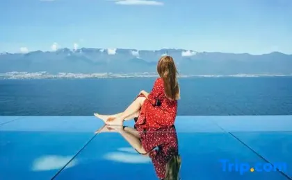 Zhenmei Holiday Hostel (Dali Erhai Cliff Lake View)