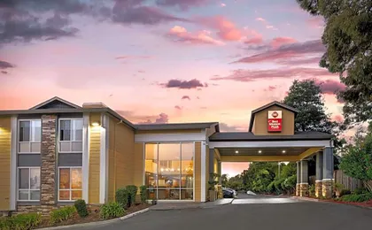 Best Western Plus Heritage Inn