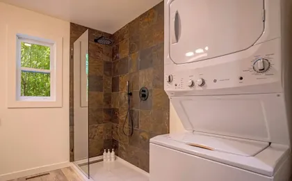 Red Elephant 4BR - Fire Pit - River & Downtown