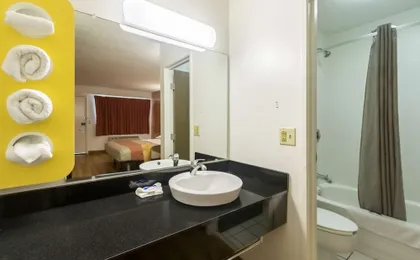 Motel 6 Crawfordsville, IN