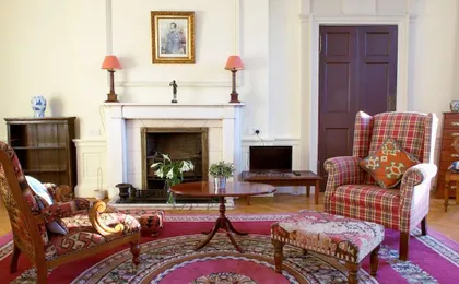 Classy Historic Edinburgh Apartment