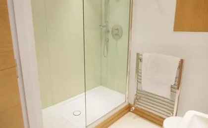 Elegant Clerkenwell Apartment with Balcony and Lift near Barbican