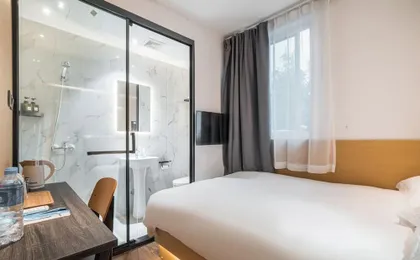 Joy Hongqiao Airport And Railway Hotel