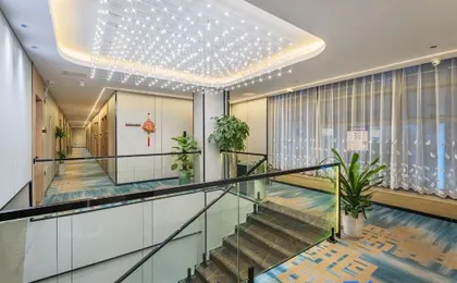 NanJin Light Luxury Hotel