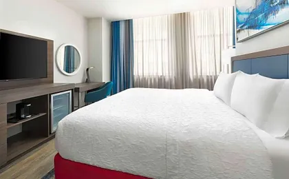 Hampton Inn & Suites Baltimore-Inner Harbor