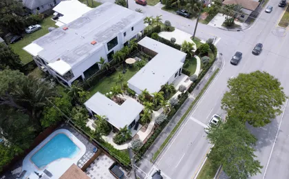 4BR Sleeps 10 Pet Friendly w/ Bbq!