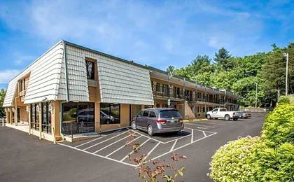 Econo Lodge Biltmore