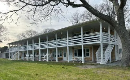 Island Inn