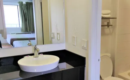 Studio 6 Fresno, CA - Extended Stay