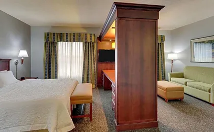 Hampton Inn & Suites Indianapolis-Airport