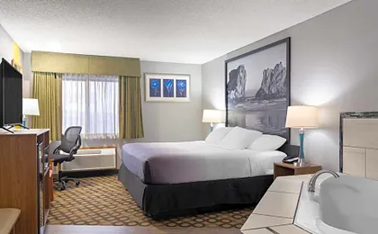 Super 8 by Wyndham Baker City
