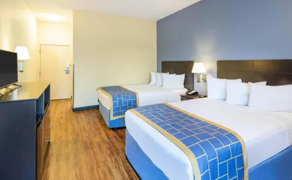 Days Inn by Wyndham Macon I-75 North