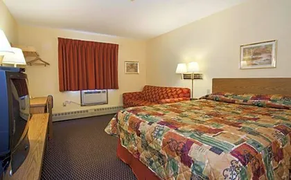 Burnsville Inn & Suites