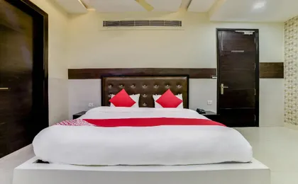 OYO Flagship 26585 Bhera Enclave Paschim Vihar
