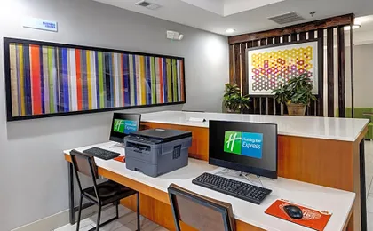 Holiday Inn Express & Suites Shelbyville Indianapolis by IHG