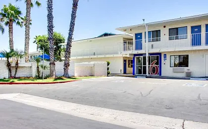 Motel 6-Bakersfield, CA - South