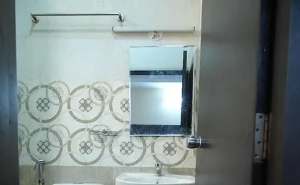 Pph Living Royal Gs Comforts Opp Mall of Asia