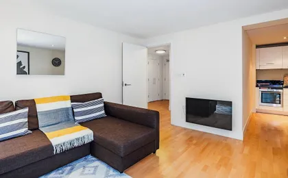 Impeccable 1-Bed Apartment in London City