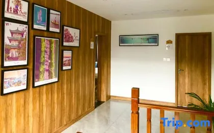 Donghu Family Travel Homestay