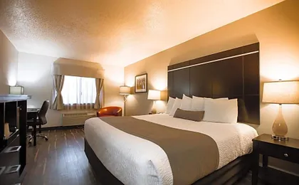 Ten Pin Inn & Suites