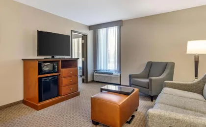 Drury Inn & Suites Airport Atlanta