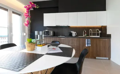 TONI'S 2BD Home for Superman and Superwoman.