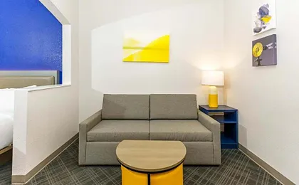 Comfort Suites University Drive