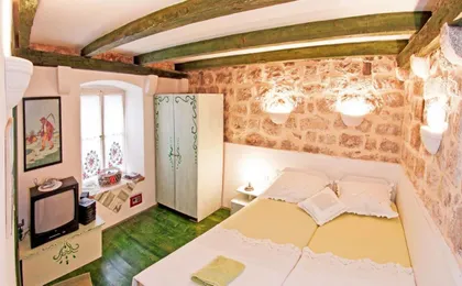 1 Bed Near Old Town - Sleeps 2 W Wifi