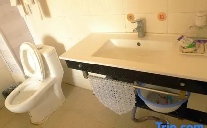 Jinchun Electronic Sports Hotel Lijiang