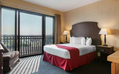 Shoreline Inn & Conference Center, Ascend Collection