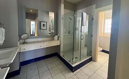 The Ashton Hotel