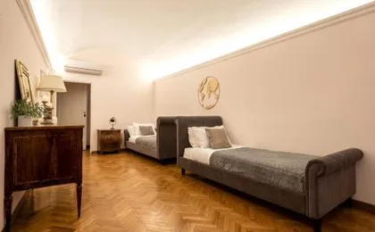 Historic center! Charming traditional Florentine building - AC,WiFi - By LikeHomeFlorence