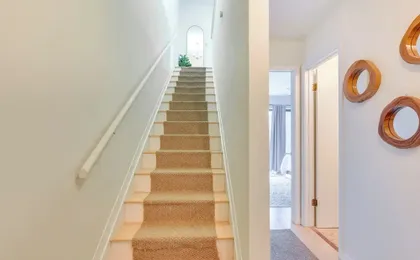 'almond Grove Cottage' w/ Patio: Walk to Beach!
