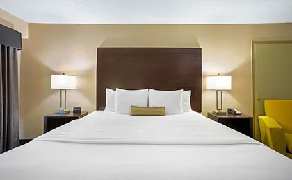 La Quinta Inn & Suites by Wyndham Springfield MA