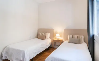 Sagrada Familia 2 Min Away, Spacious 3br, Barcelona