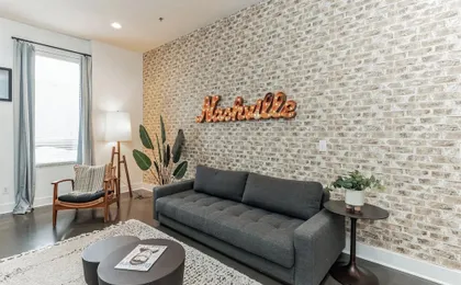 Modern Loft Near West End!