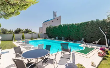 Luxury Villa Nicol with Pool And Sea View 300m From the Beach