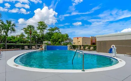 Comfort Inn & Suites St. Pete - Clearwater International Airport