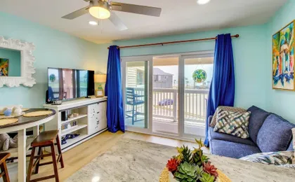 Poolside Fun, Ocean Strolls! Corpus Christi Escape