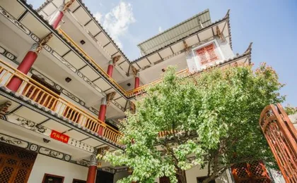 Tonghu Inn