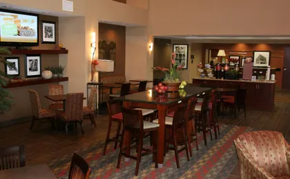 Hampton Inn & Suites West Point (H)