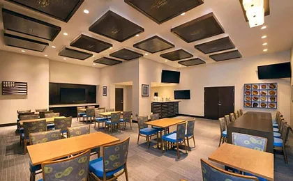 Hampton Inn & Suites Washington D.C./Navy Yard Area