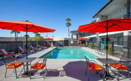 The Hotel Serene Glendale Peoria, Surestay Collection By Bw