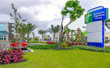 Holiday Inn Express & Suites Miami Airport By IHG