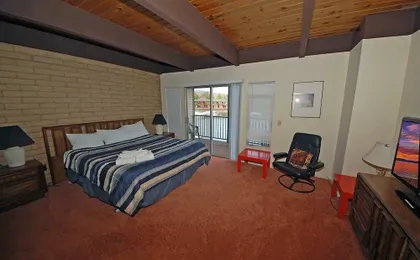 439 Ala Wai 136 3 Bedroom Condo by RedAwning