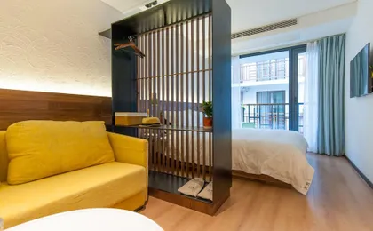 Hangzhou Backlighting Inn