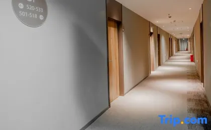 Homeinn · neo (Shanghai North Bund Longchang Road Subway Station)