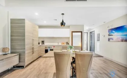 Apartment with Bay View Balcony - Pool - Up To 6 - Gym
