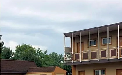 Hallmark Motel